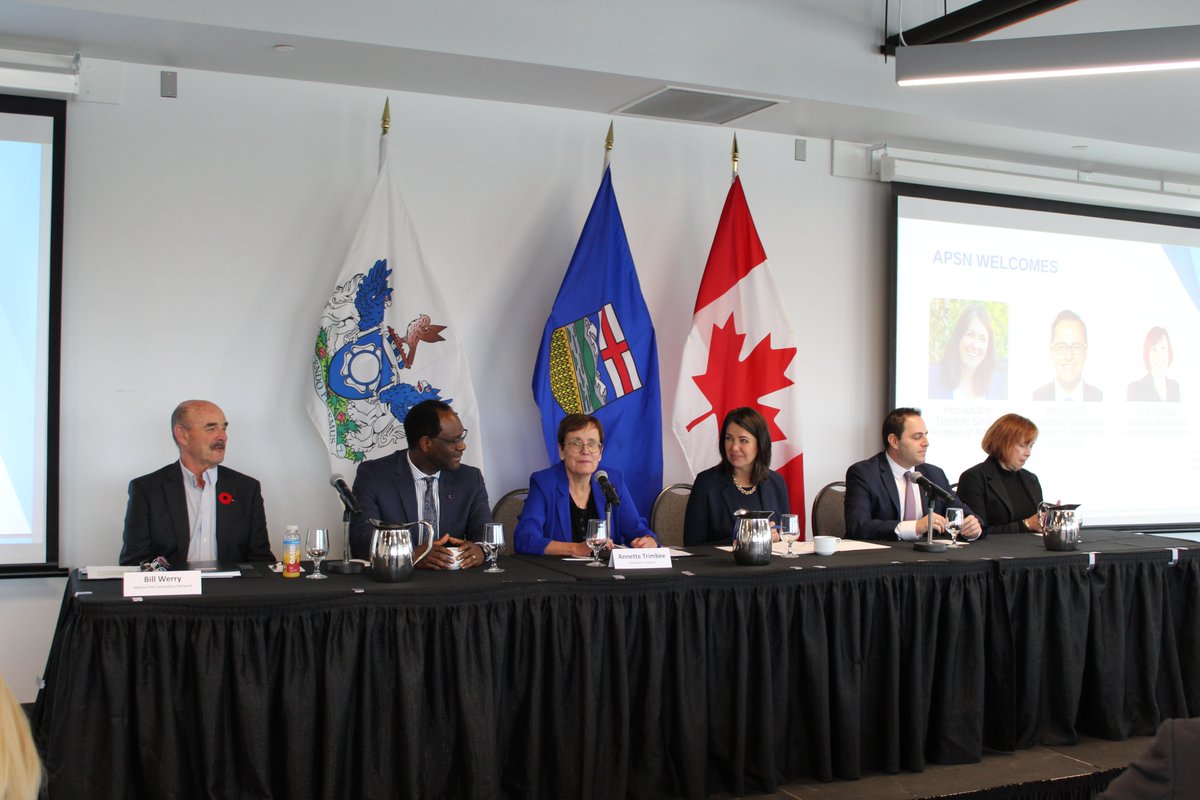AbPostSec's tweet image. It was great to host Premier @ABDanielleSmith so early in her leadership. Great conversation about how #abpse can play an important role in healthcare, jobs and the economy. @MacEwanU 

#abpse #abpoli #ableg #APSN #Yeg #abpostsec