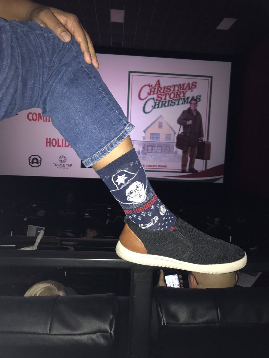 VinceSimsNBC5's tweet photo. My love for A Christmas Story Movie is crazy.  So I was concerned about update.  I admit I loved it.  hit me in my feels!  old and new together perfectly.  Comedy and emotion all rolled into it.  This die hard fan approves. 👍🏽👍🏽👍🏽 @DraftHouse @AlamoDFW #AChristmasStoryChristmas https://t.co/hLh07LlKWb