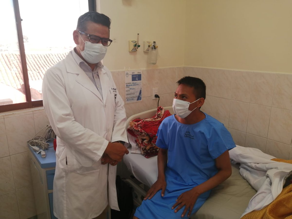 LuchoXBolivia's tweet photo. Una de nuestras prioridades es cuidar la salud de las y los bolivianos. A través del Sistema Único de Salud, hasta el momento realizamos 271 trasplantes renales gratuitos en todo el país, el último fue de Óscar, un joven de 25 años que vuelve a creer y luchar por sus sueños. https://t.co/aK8KGmkCkQ