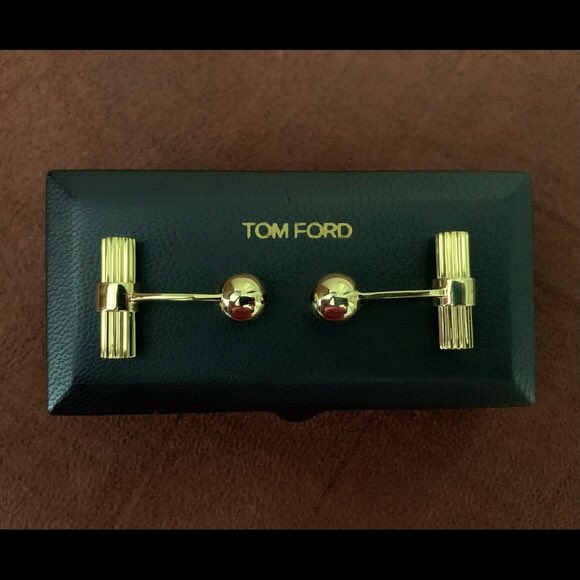 3putt14's tweet photo. Lovin my Tom Ford cuff linksβ¦#oldschool #frenchcuffs #thebest #luxlife #ariesman #purestyle https://t.co/sLHhqnhaon