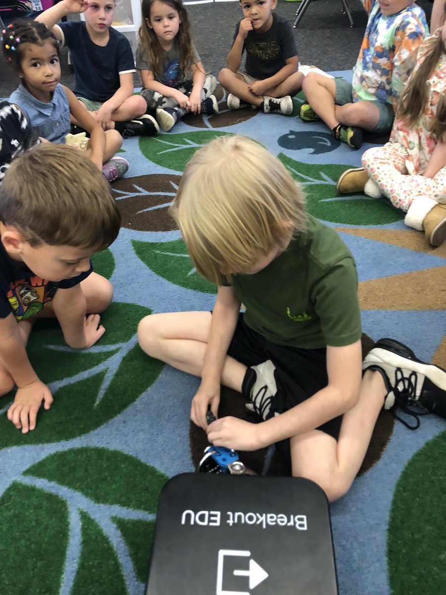 MrsHengesbach's tweet photo. @CitrusSchools @LecantoPrimary We worked with partners to crack codes in math and open our Breakout box today! #celebratelps https://t.co/Yb1sq5bC0o