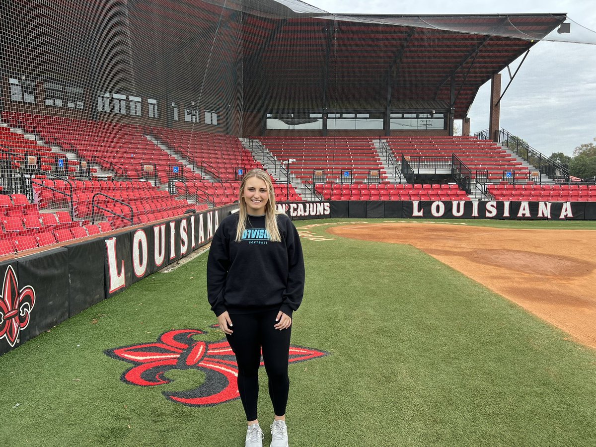 lilsoto2's tweet photo. OMG, 🤩 thank you so much @GerryGlasco @LacyPrejean and Coach Robichaux @RaginCajunsSB for the invite and the opportunity to visit the University of Lafayette today! So thankful and excited about my offer. The future looks bright! @RaginCajunsSB @d1vision_sb https://t.co/cLV4GAeSmG