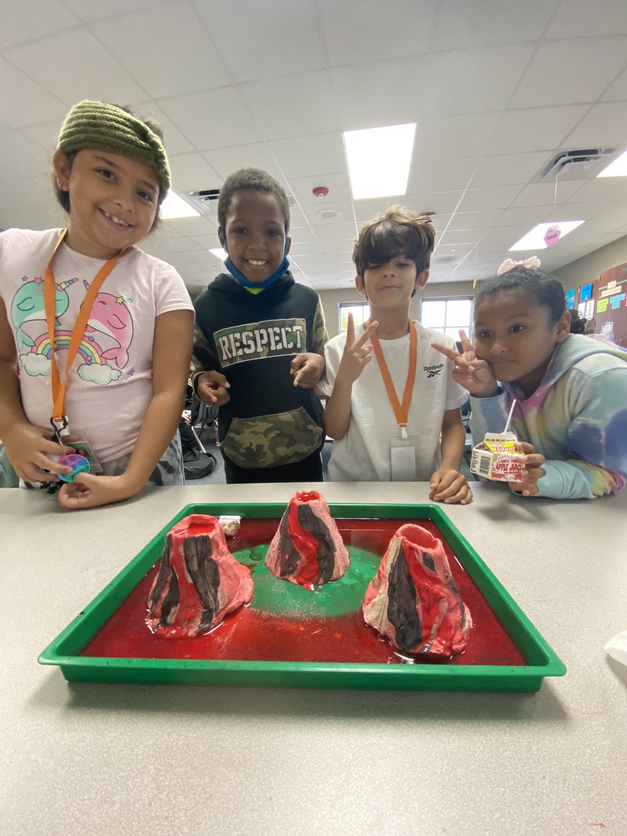 MsOliva2's tweet photo. My scientists had a wonderful time seeing their volcanos erupt!π I just love their enthusiasm for learning more about rapid changes. #Rapidchanges #volcanos #Science @CFISDScience @AngelaWarner27 https://t.co/9KyyEraL98