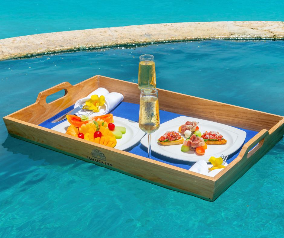 JamaicaInnHotel's tweet photo. What's better than prosecco and hors d'oeuvres to start your morning from your private pool?
#floatingtray #poolbreakfast #jamaicainn #jamaicainnhotel https://t.co/HLYWrdwWho