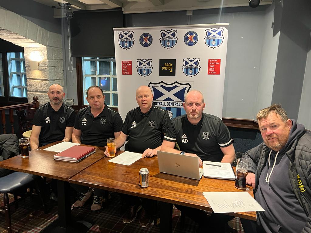 centregions35s's tweet photo. @centregions35s AGM tonight. Thanks to all the clubs who attended and contributed to the Foodbank collection. Looking forward to next season already with the league looking to grow even more, interest from 19 new teams looking to join! More news to follow...👏👏⚽️ https://t.co/sSzdxtIiuz