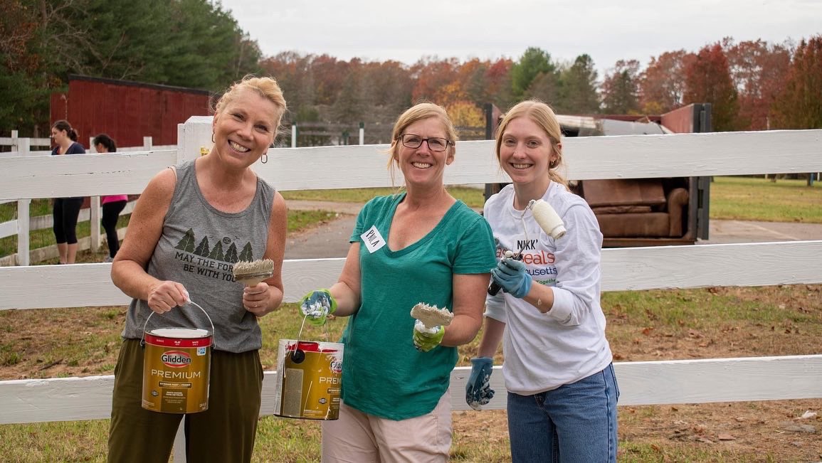 EastersealsMA's tweet photo. Our last two Volunteer Clean Up Days had a huge impact on The Bridge Center (TBC) progress thanks to the volunteers that consisted of ESMA staff, board members, former TBC staff and clients, and community members. During these days we have filled 4 dumpsters and had a lot of fun https://t.co/W0yXpevkvp