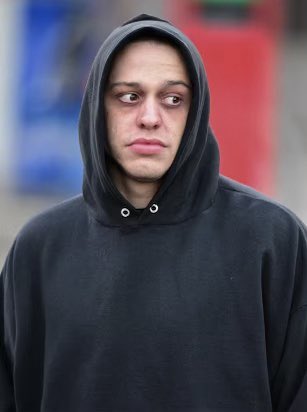 nyuchicks's tweet photo. BREAKING: Pete Davidson and Andrew Hamilton are reportedly dating ‼️ https://t.co/R8j2rGnXoL