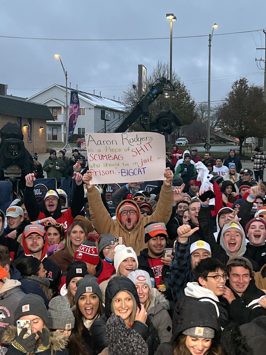 BarstoolBigCat's tweet photo. A+ Sign #MACtion https://t.co/j1MDargvT1