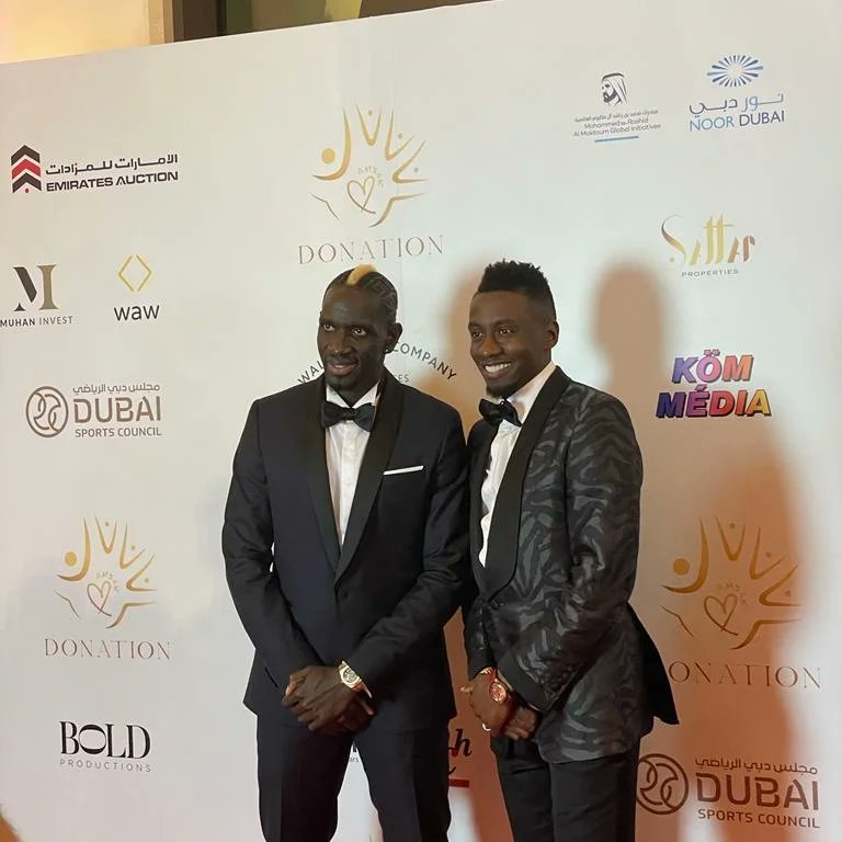 13footballC's tweet photo. Du beau monde a répondu à @mamadousakho à l'occasion d'1 soirée de levée de fonds qu'il a organisé ce soir en faveur de sa fondation. Un des objectifs de la soirée est de construire 1 centre sportif à Tambacounda. Sadio Mané et @kkoulibaly26 ont offert un maillot mis aux enchères https://t.co/Uh8onGnOAb