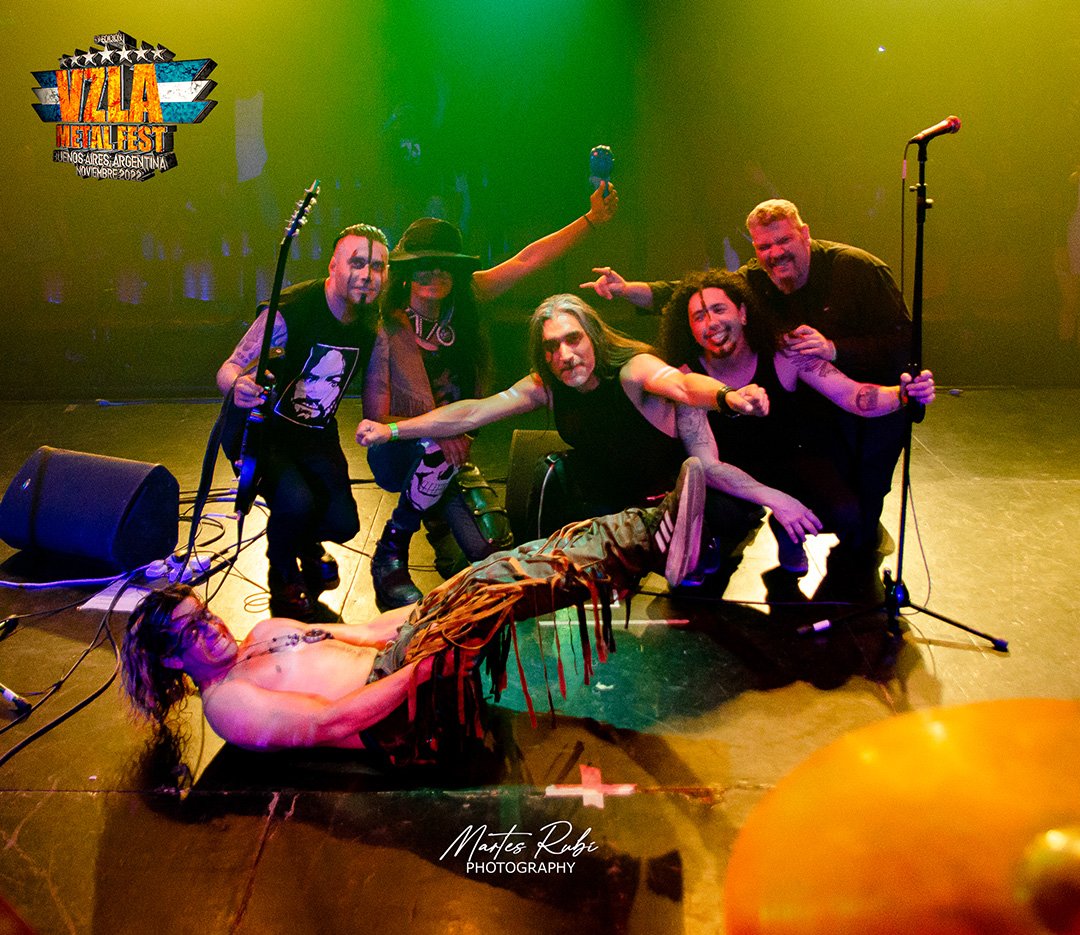 VzlaMetal's tweet photo. #vmf5 #venezuelametalfest
Fotos Oficiales del Festival @Pieldelobo2
PH: Martes Rubí
12.11.22 El Cubo Teatro 
🔸 @Drako_Brujo
🔸 @MindInLost 
🔸 PIEL de LOBO
🔸 @maskhera
🔸 @guerrasantavzla 
.
.
.
.
.
#metalatino #metallatinoamericano #pieldelobo #metalvenezolano https://t.co/rWUgbOPuwV