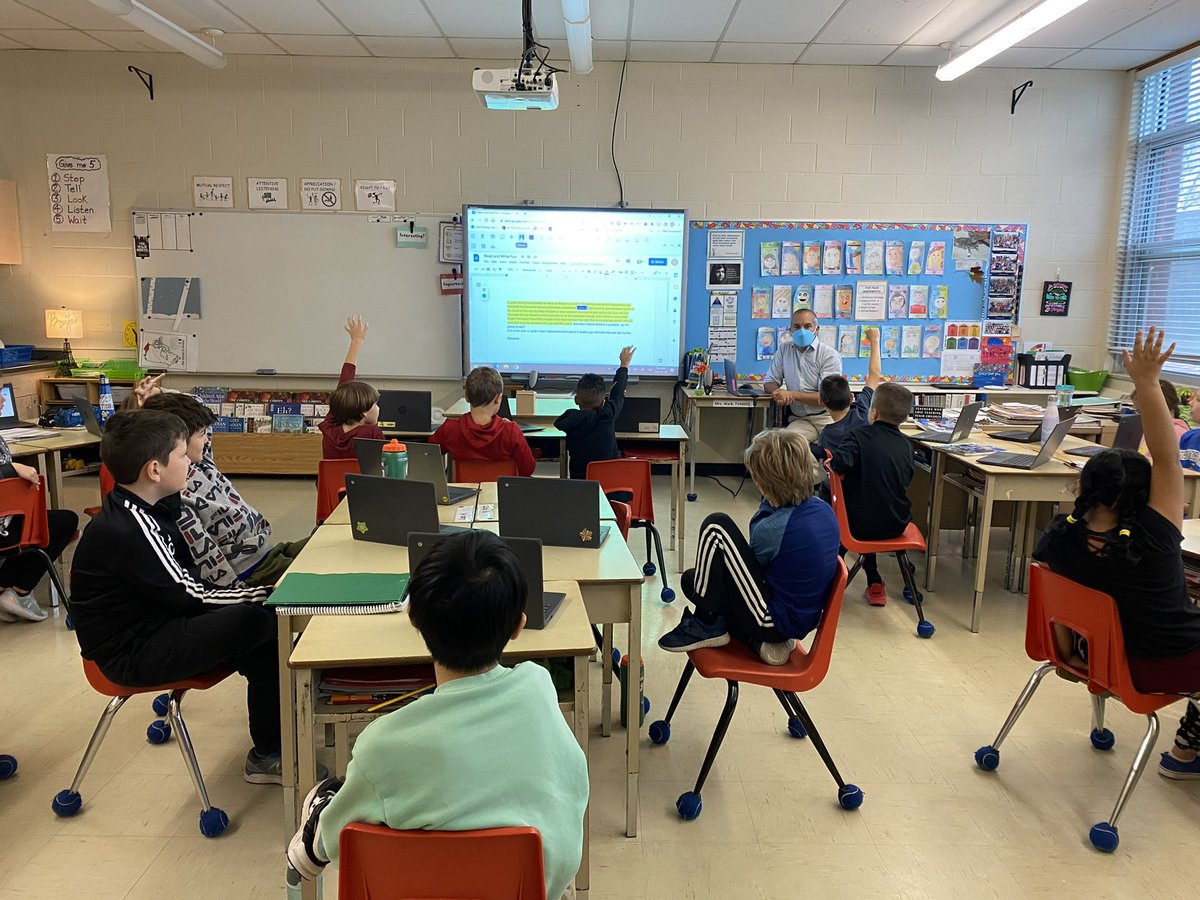 WarkLaurie's tweet image. Always a good day when @FrankFerraiuolo visits to give us a Google Read &amp;amp; Write refresher! #GoodForAllTech @JohnDearnessTV @TVDSBAT