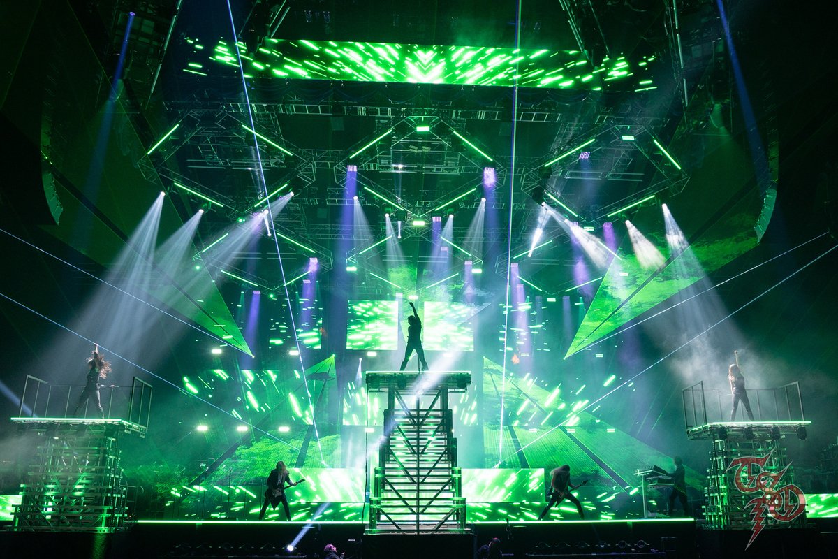 trans_siberian's tweet photo. TSO is back on the road with our biggest production in years and we can’t wait to light up arenas across the country for some #TSOTIME this winter.
Tonight we kick off our 2022 Winter Tour - Check out some exclusive photos! 🔥🤘🏽
#TSO #WinterTour
#TourKickoff #LetsGetLit https://t.co/VtCKU8wZhy
