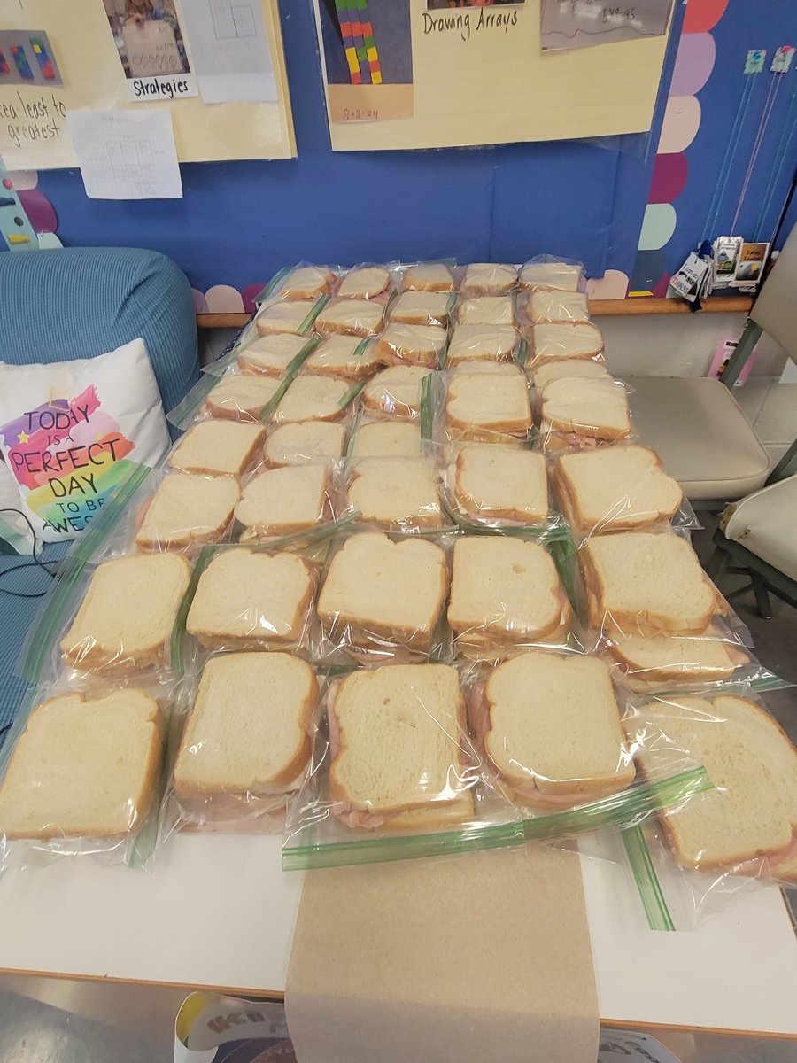 Thank you <a href="/ParentMrs/">MrsParent</a> for our organzing our Brian's Angels food drive. Today we made sandwiches to donate for tomorrow's lunch! #Attheview #bristolallheart