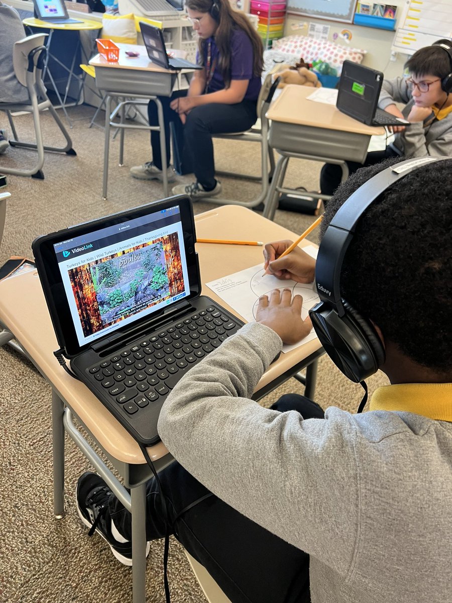 Mhs5th's tweet photo. Today in English, we watched three videos on different birds and completed a Venn Diagram. The birds we learned about were the turkey, ostrich, and peacock. 🦃 @miltonhershey https://t.co/xIaFh8ZHWr