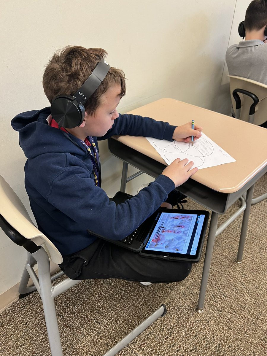 Mhs5th's tweet photo. Today in English, we watched three videos on different birds and completed a Venn Diagram. The birds we learned about were the turkey, ostrich, and peacock. 🦃 @miltonhershey https://t.co/xIaFh8ZHWr