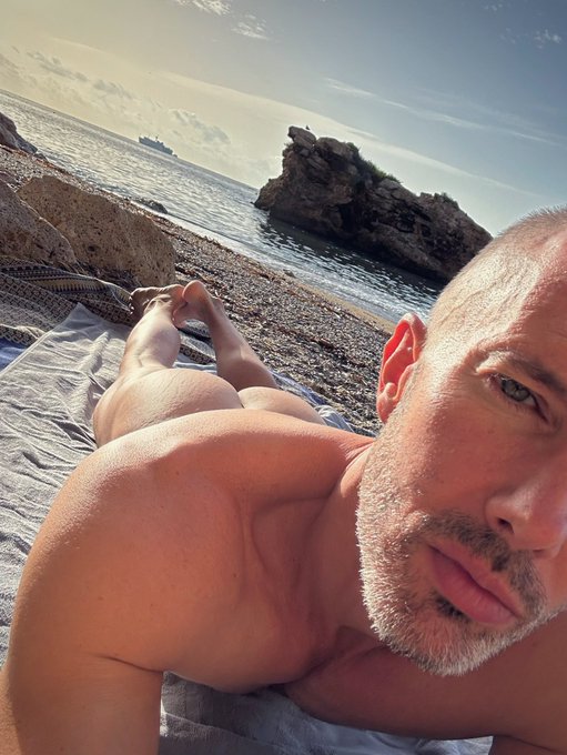 Selfie&hellip; my last beach day in Ibiza before I headed back to cold Manchester last week https://t.co/MA