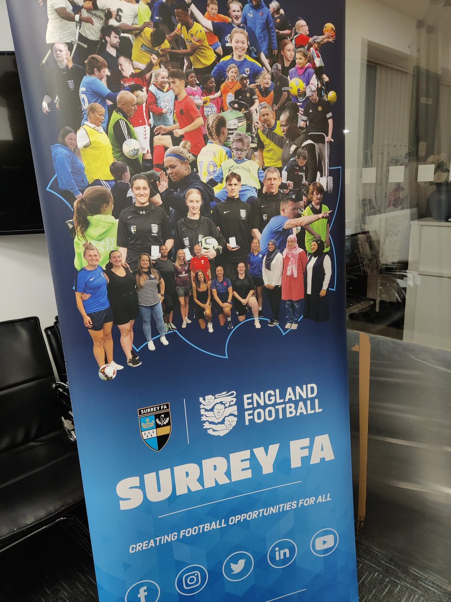 amirahr1980's tweet photo. Thank you @surreyfa @HelenOgle_&amp; @EnglandLearning @Kf1879 @Mux1972 @AbdoullahKheir @clivebiggins for hosting&amp; presenting a fab Coaching Mentoring Event! So much opportunity to learn, network &amp; make friends. Big❤️ also to @peterfacdo for lending his team &amp; sharing his time too⚽ https://t.co/YhsBkl6GlR