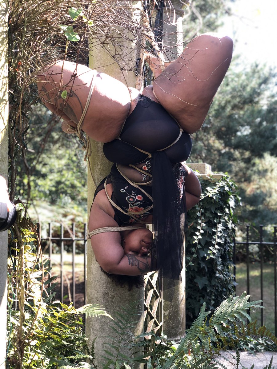 Petite Pretzel tweet media