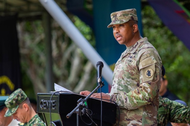 ARMYSOUTH's tweet photo. #ExSV23 is a testament to the strength of the partnership between the @USArmy &amp; @COL_EJERCITO. Soldiers spent the last two weeks training together building personal relationships and enhancing interoperability between the armies.

@Southcom @NationalGuard

https://t.co/N8zYwSnjSS https://t.co/DFTRhEpKjI