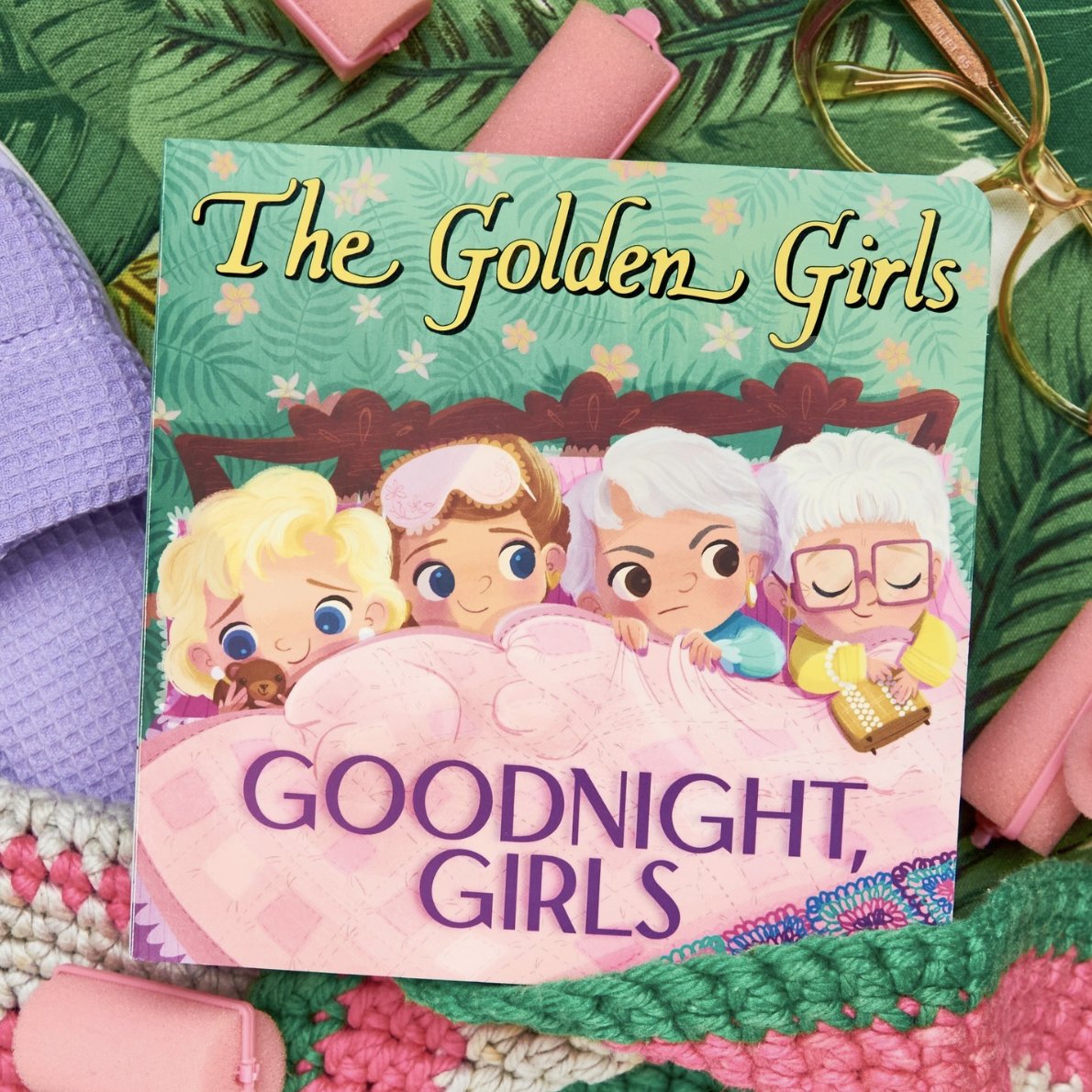 Picture it: An adorable stocking stuffer that's sweeter than cheesecake! 🎁🎄🦩#GoldenGirlsGoodnight @Jen_Tayl0r 📸: <a href="/AlwaysFits/">AlwaysFits.com</a>