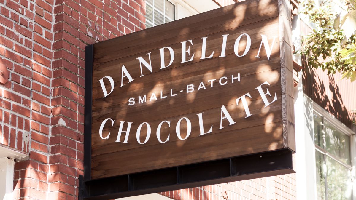 @DandelionChoco ‘s 12 Nights of Chocolate is back! 24 chefs are donating their talent to raise money for our Food Bank from 11/30-12/11. Have dinner with chocolate in any form, watch Willy Wonka, or have an evening with @RagazziTweets. Tickets: loom.ly/os5fyDY