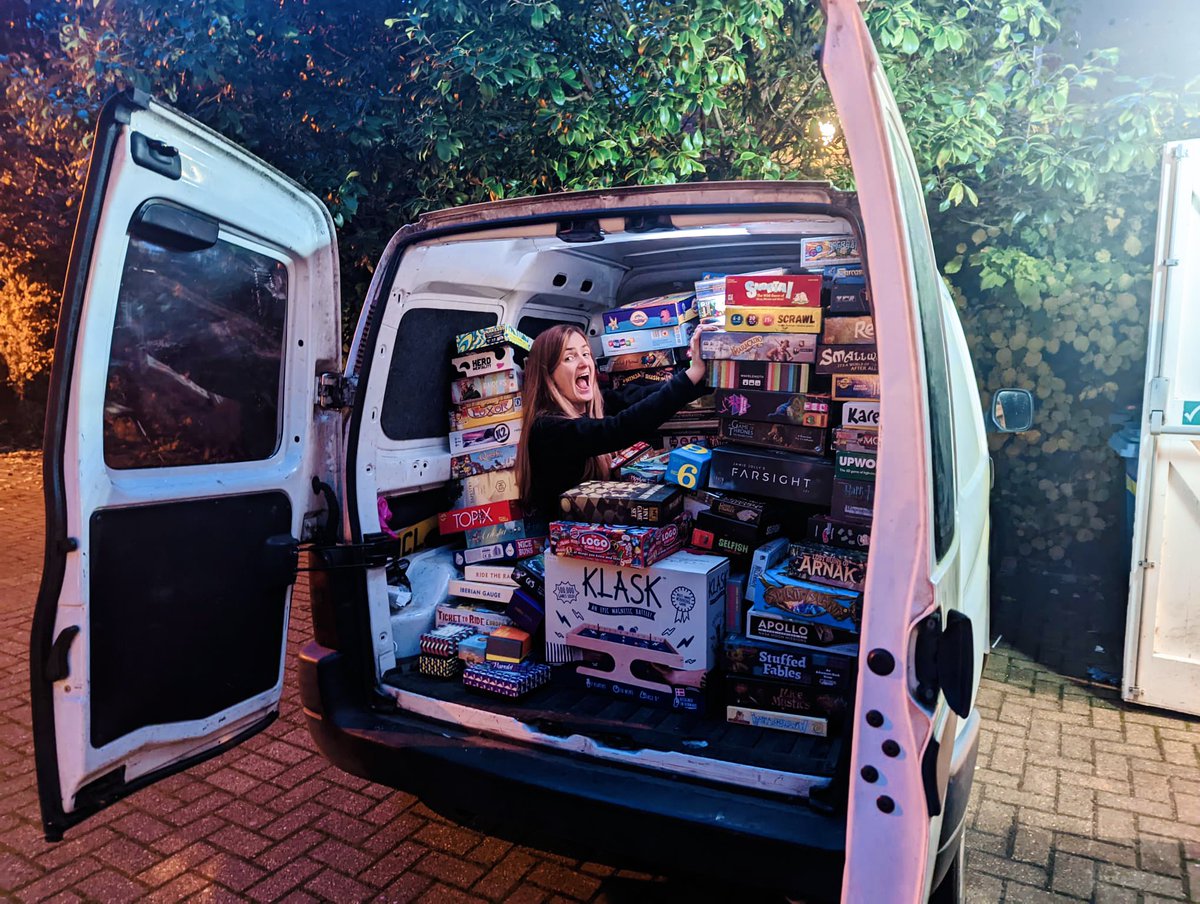 I honestly don’t think I’ve ever been so tired in my life, every part of me aches and I’m fairly certain my brain is mush at this point. Who thought moving a business in 4 days was doable? Please somebody stop me if I suggest doing anything like this again 🙃