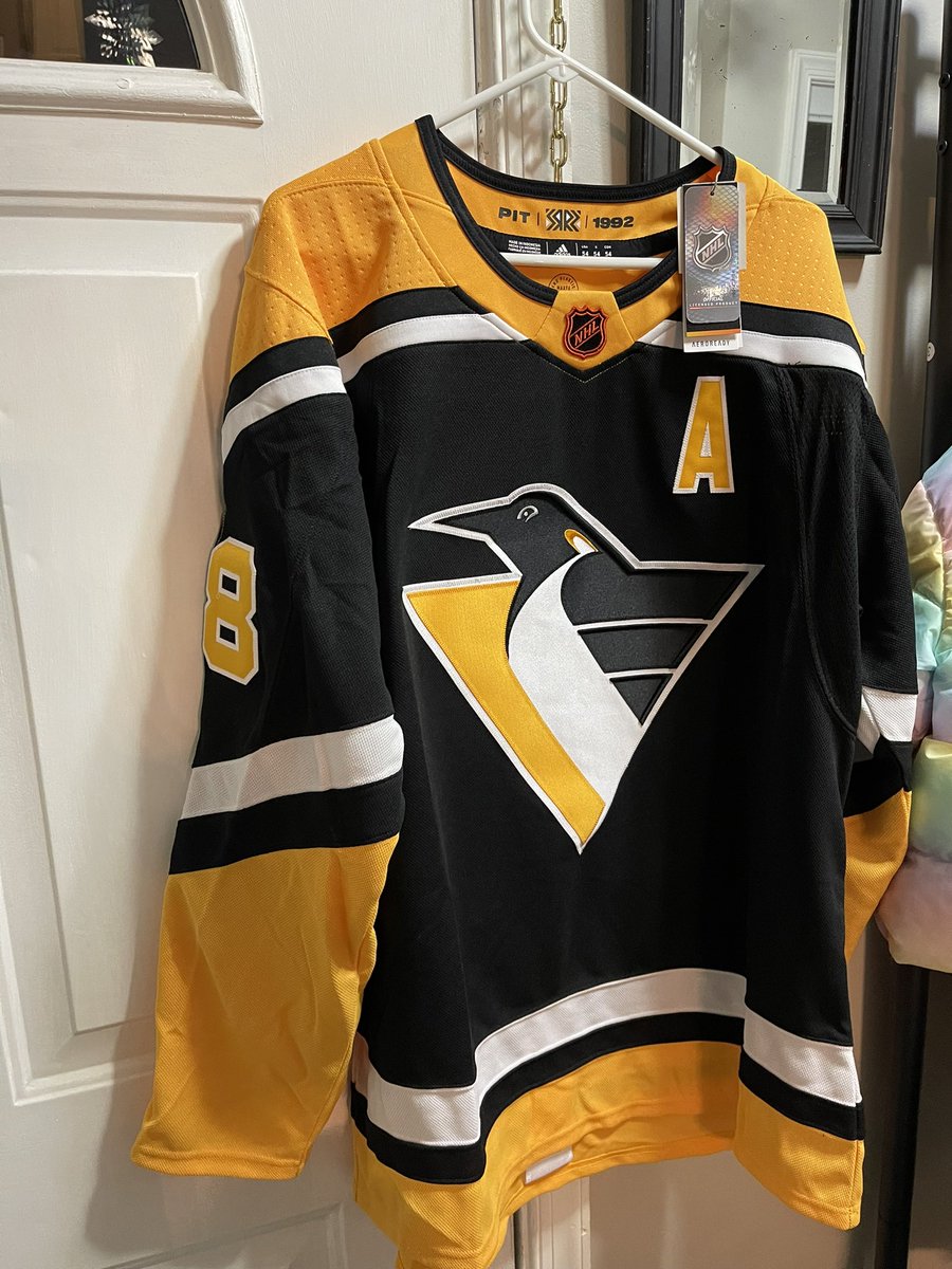 PittCityChamps's tweet photo. It’s here, and it’s beautiful 🥹

#LetsGoPens 
#Chronicled https://t.co/8UPQhsU7Ec