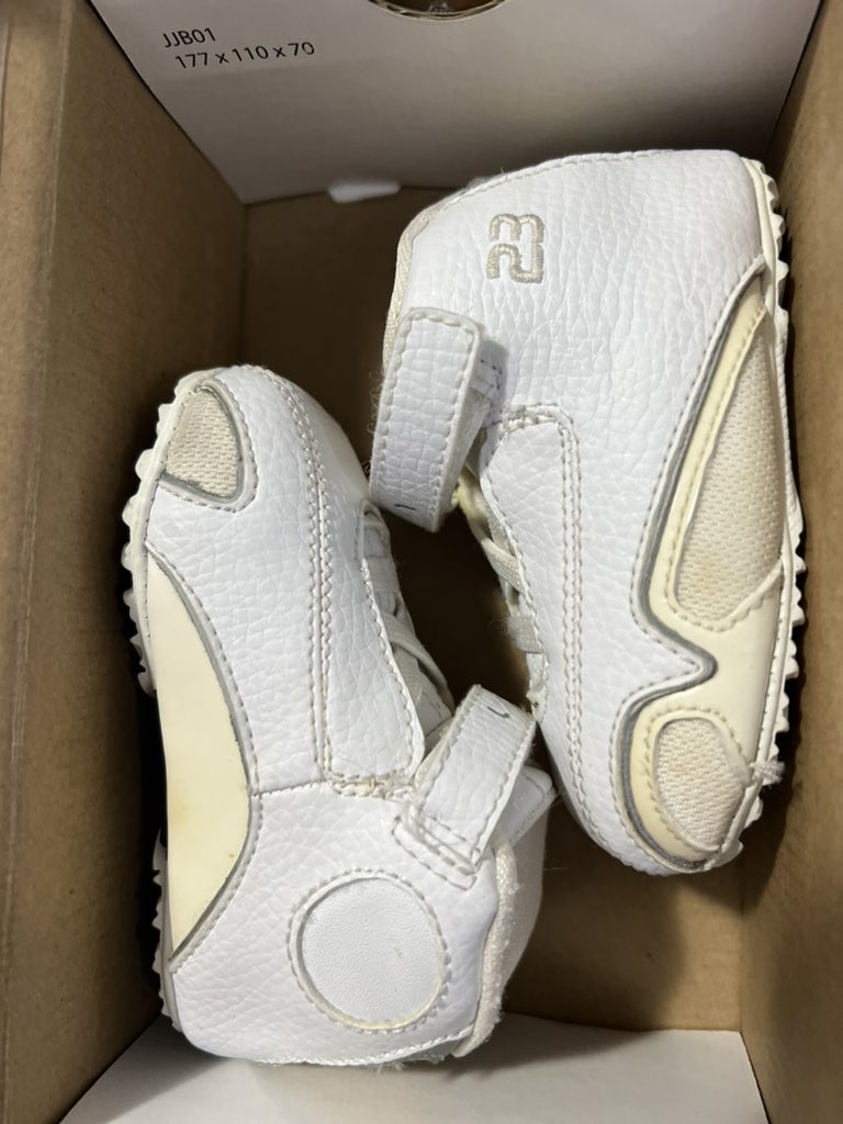 CPHL11's tweet photo. @atmos_usa The year is 07’ &amp; as a young sneakerhead I wanted to share my ❤️ for kicks &amp; gift my baby sister her FIRST pair of Jordans. These TINY Air Jordan 21s that I CHERISH to this day for memories. Her love for kicks was born on that day! #StartEmYoung 

Size 9.5 #atmoscollectorsclub https://t.co/ePCA0sB8nT