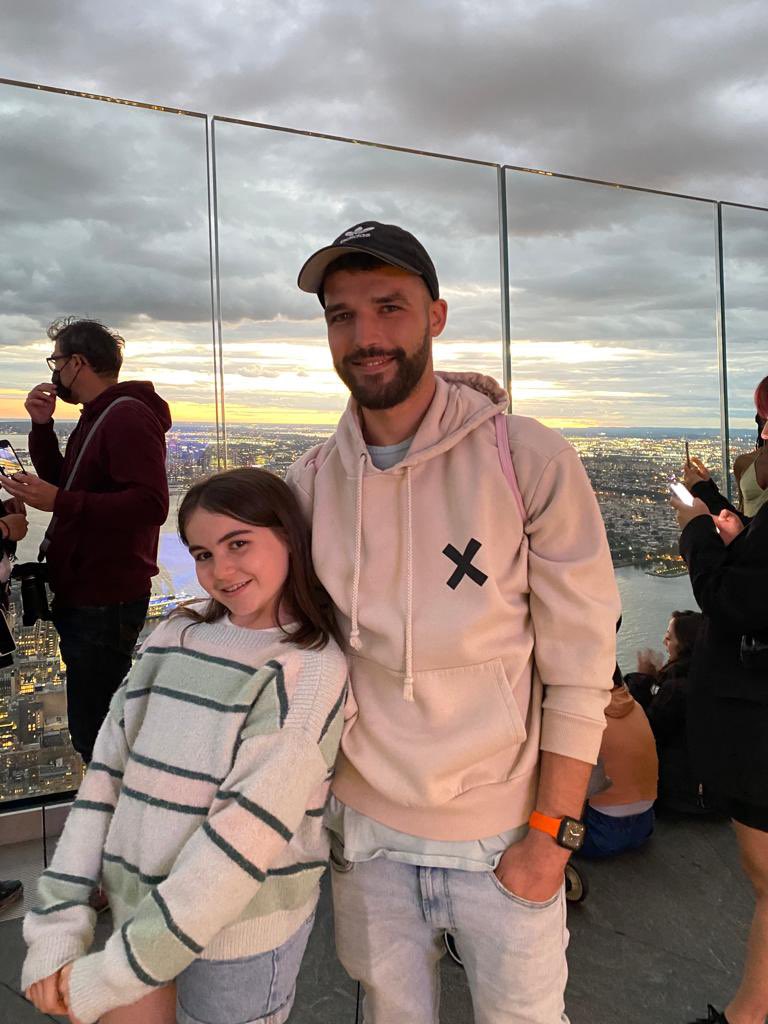 aaronspellmann's tweet photo. Sept 22. NYC https://t.co/FsBKeqlhKm