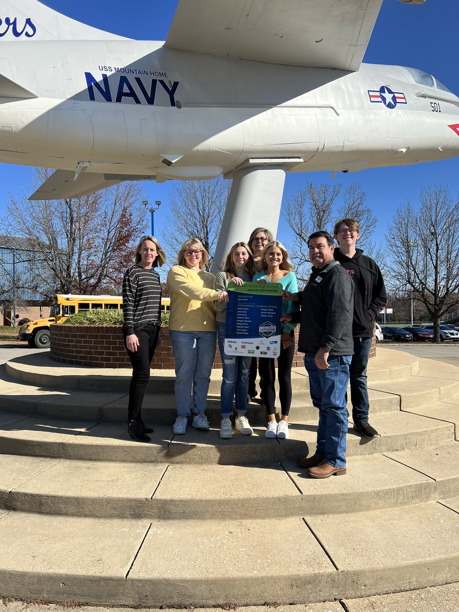 Extremely proud of my 2021-22 Marketing Business Enterprise Students for earning their <a href="/SouthwestAir/">Southwest Airlines</a> Professional Communication industry certification. Thanks <a href="/iCEVonline/">iCEV</a> for the wall banner. <a href="/MHHSGoBombers/">Mary Beth Russell</a> <a href="/Dr_JakeLong/">Jake Long</a> <a href="/DanaJoBrown/">Dr. Dana Brown</a> <a href="/EdDcte/">Arkansas Ed. DCTE</a>
