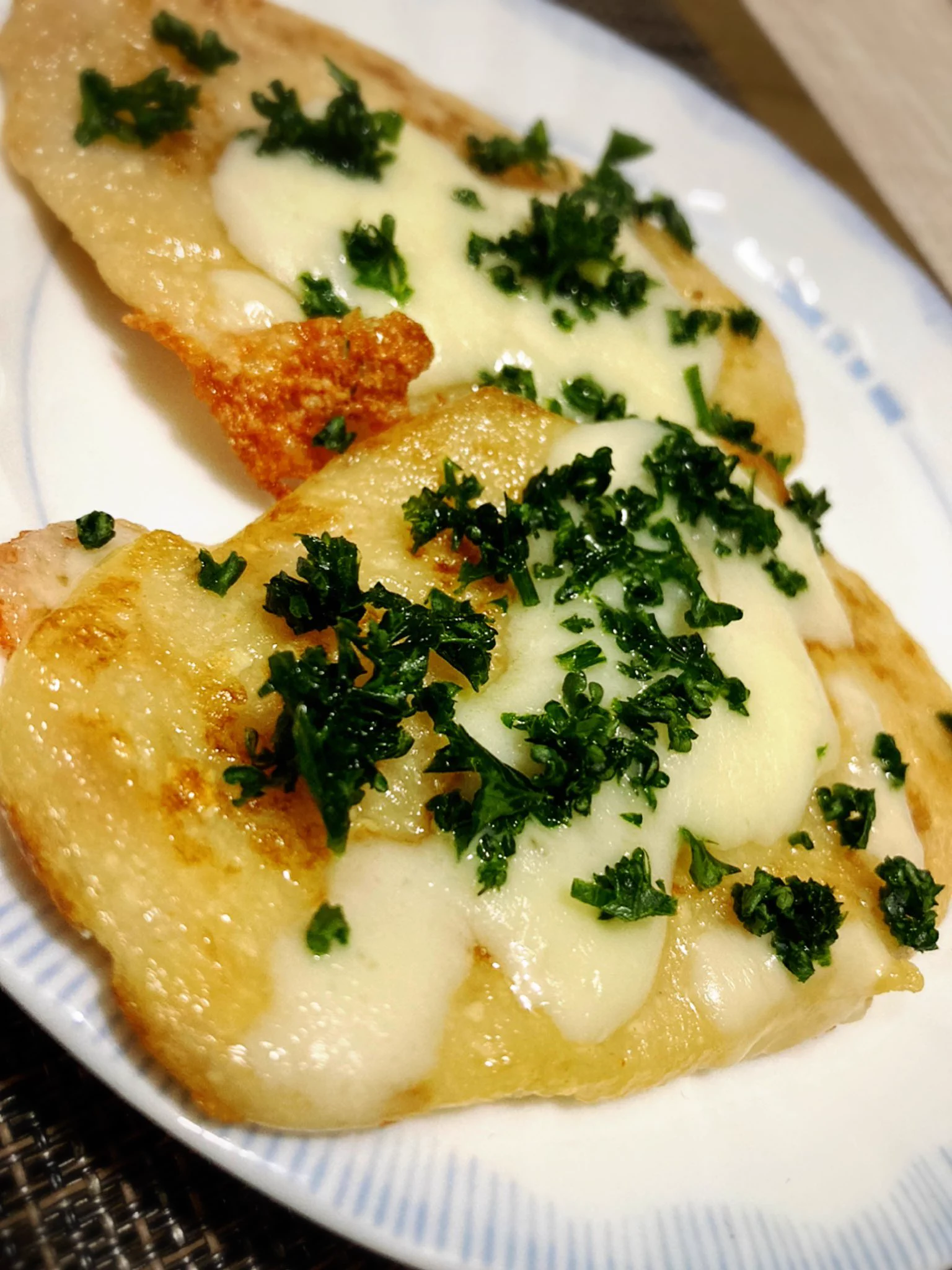 おはようございます🍳
昨日はこれを焼くので
家族全員でわちゃわちゃ🍳😂
最初柔らか過ぎて
ひっくり返すのに難しくて
代わる代わるで
わちゃわちゃわちゃわちゃ😂
途中で片栗粉増やして
おさまりました🤣
でもマジ美味しかった！
またやる🤤🤤🤤
やってみて美味しいから😇  