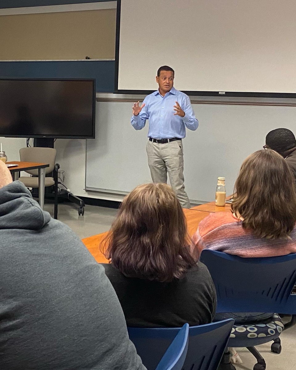nickparanjape's tweet photo. Spoke at my alma mater @MTSU to the #mediawriting and professional development classes.  Thanks to @aboydchambers for the invitation! #broadcastjournalism #media #journalism #videostoryproductions https://t.co/yUcFRAdsUb