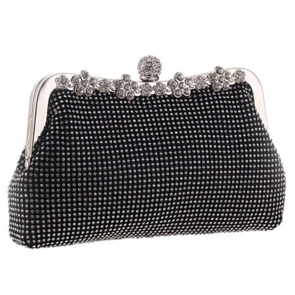 Overby4Kim's tweet photo. So good I had to share! Check out all the items I'm loving on @Poshmarkapp #poshmark #fashion #style #shopmycloset #sephora: https://t.co/x26yd4oPJ5 https://t.co/l5rHdzcOKz