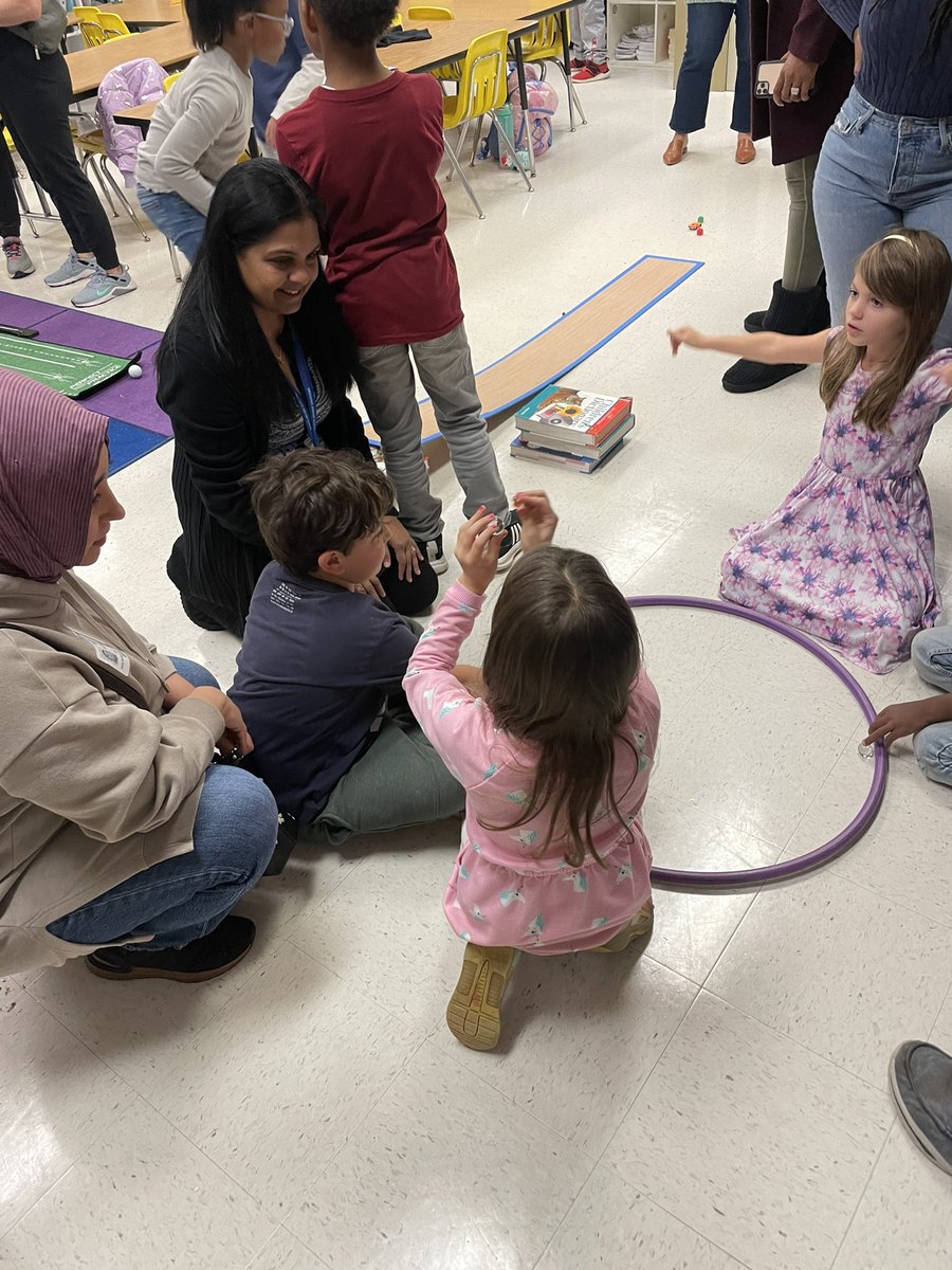 SBCEBobcats's tweet photo. 2nd grade #sbcebobcats invited parents to share what they learned about Forces and Motion! @HEXBUG #secondgrade @MrsHarrisSBCE @I_MissYu @rajteach @MsmosesSBCE #MsHolmes https://t.co/9uGJSoGqeH