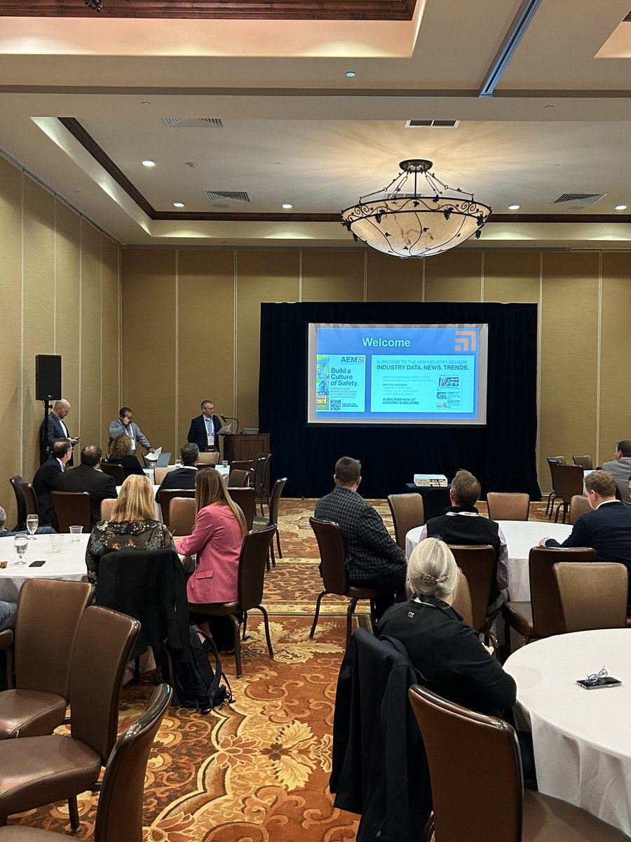 paul_flemming's tweet photo. Full room for our Leverage your AEM benefits and engagement opportunities! ⁦@aemadvisor⁩ #AEMAnnual #MeritageResort #Engagement #membership https://t.co/2pwEazvYy6