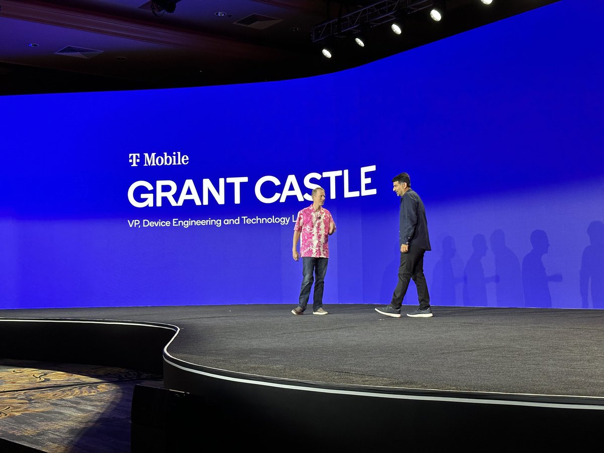 I met with Grant earlier and that shirt is, amazingly, NOT T-Mobile swag 
#SnapdragonSummit