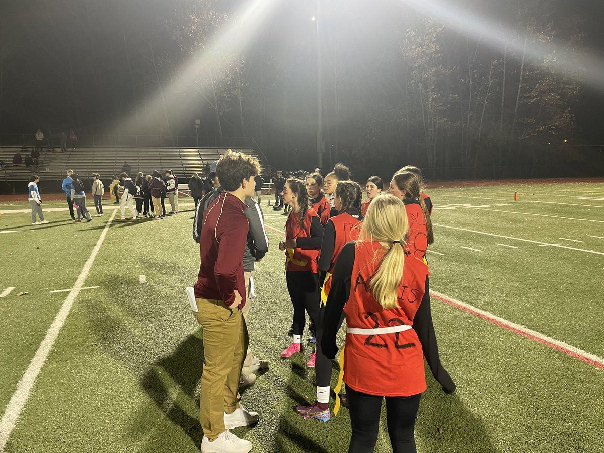 PRHSOwl's tweet photo. #PRHSPowderpuff Junior/Sophomore final - Timeout with 1 minute to play @SchwartzReport_ @ParkRidgeSupt https://t.co/pBosg8TSpe
