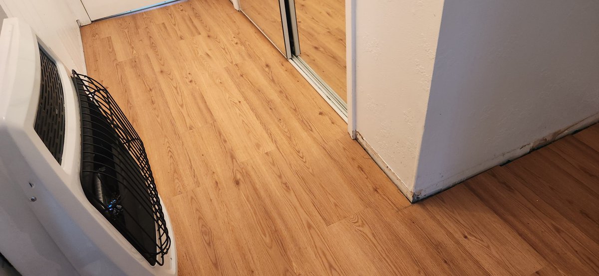 GarlandRentals's tweet photo. I just need to do the trim work.  BTW... all LVP is not made equally!!  This stuff is super thick.  #lvp #flooring # diy https://t.co/kvnPIiUY5u
