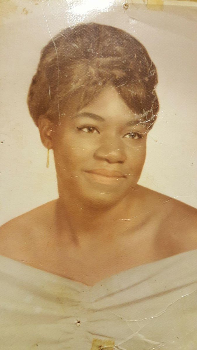 CoachGray12's tweet photo. Happy birthday Mommy. We will celebrate you forever. I Love You. ❤️❤️❤️❤️ #missingyouterribly @Rodney_Gray1 https://t.co/D8Fj9oXxs1