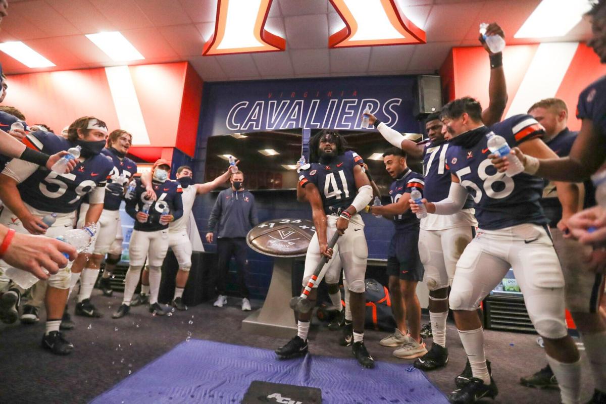 "I just hope that anyone that’s reading realizes life is precious and that love and encouragement of others is always the right answer.”
In 'shock and disbelief,' former #UVa coach Bronco Mendenhall pays tribute to fallen Virginia football players. bit.ly/3OgHPEa