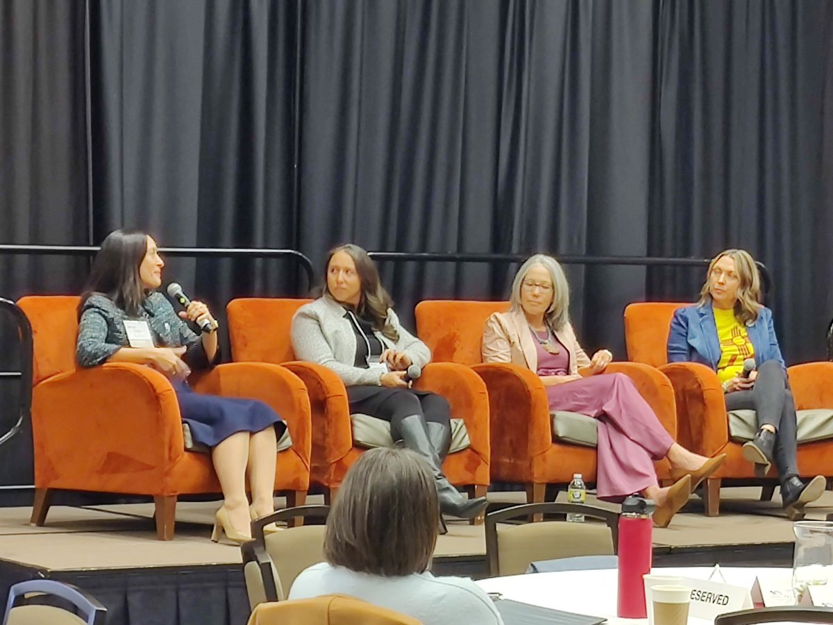 GroundworksNM's tweet photo. Starting our 2022 Annual Conference with the Start Bragging team!

Did you know that Albuquerque is the most interesting mid-sized city in the country?

#505fuerte #startbragging #GroundworksNM https://t.co/FKihrjUBXP