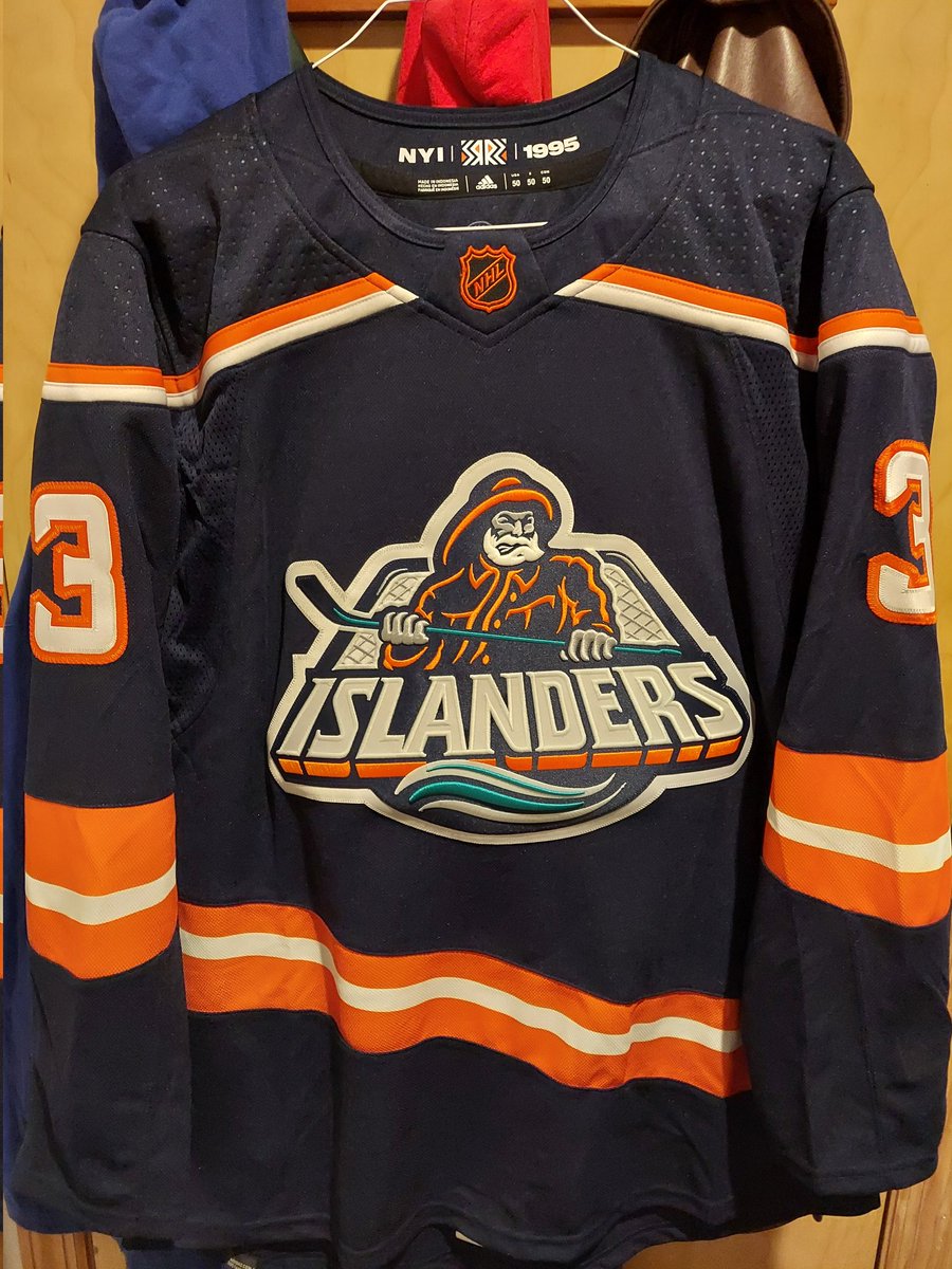 savantsports's tweet photo. #ReverseRetro season, how you doin? #Isles https://t.co/ftHWoU0ukR