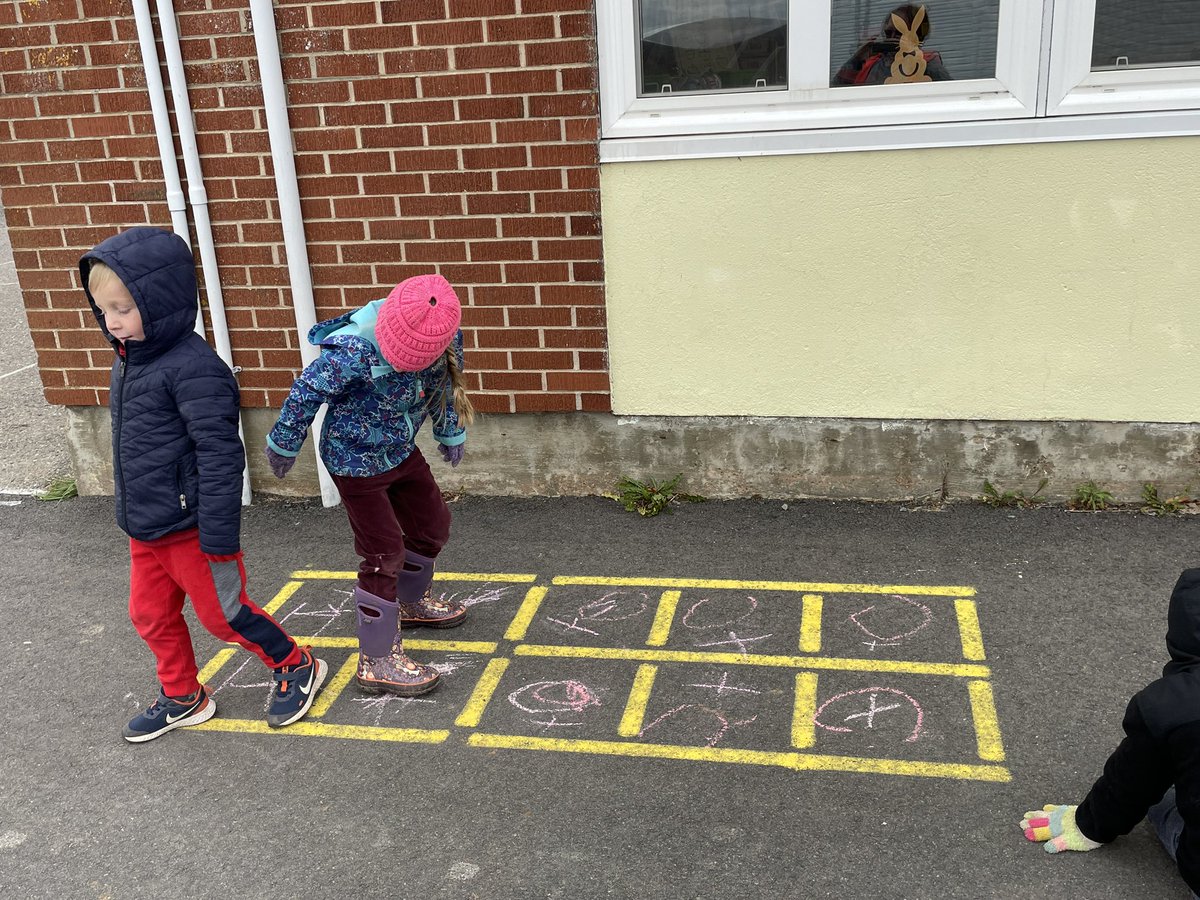 MsMayeWFDS's tweet photo. Went to the shed to get some toys and my friends found the unopened box of chalk !!! We have some creative kids @WindsorForks @AVRCE_NS #preprimary @carissesco https://t.co/4jJJ3N23Db