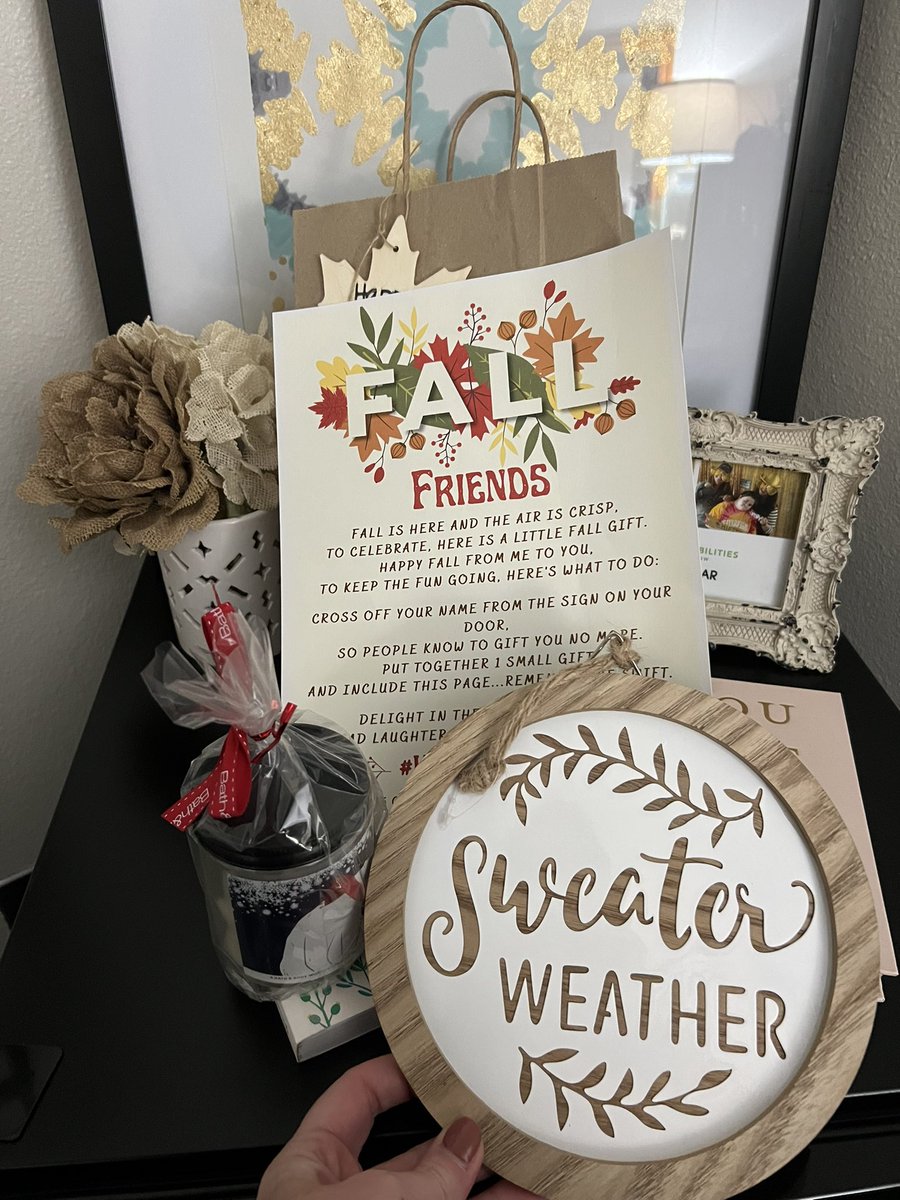ambermhope's tweet photo. Thank you @GISDTLD fall friend! What a cute gift! ❤️ #fallfriends https://t.co/x0pCWAgKB4