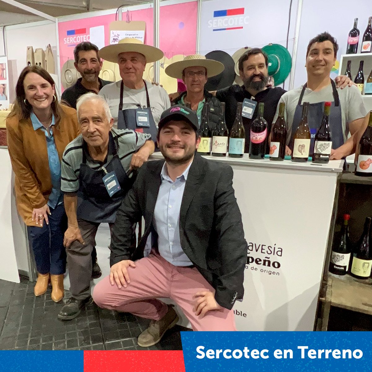 Sercotec_Chile's tweet photo. Más de 50 emprendedores y emprendedoras de distintos #CentrosdeNegocios están participando en el pabellón #HechoenChile de la @FeriaFisa
📍Compra tu entrada en https://t.co/FTjEoluhvi ¡Los esperamos desde hoy y hasta el domingo 20 de noviembre!
#SercotecEnTerreno https://t.co/FcSkWhRA9i