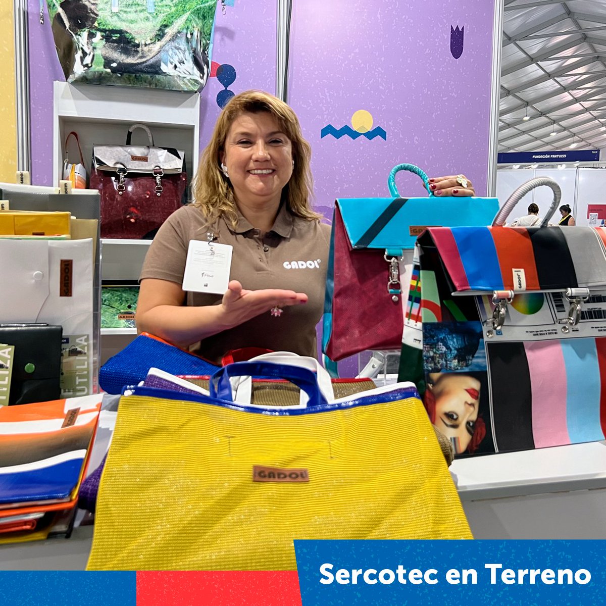 Sercotec_Chile's tweet photo. Más de 50 emprendedores y emprendedoras de distintos #CentrosdeNegocios están participando en el pabellón #HechoenChile de la @FeriaFisa
📍Compra tu entrada en https://t.co/FTjEoluhvi ¡Los esperamos desde hoy y hasta el domingo 20 de noviembre!
#SercotecEnTerreno https://t.co/FcSkWhRA9i