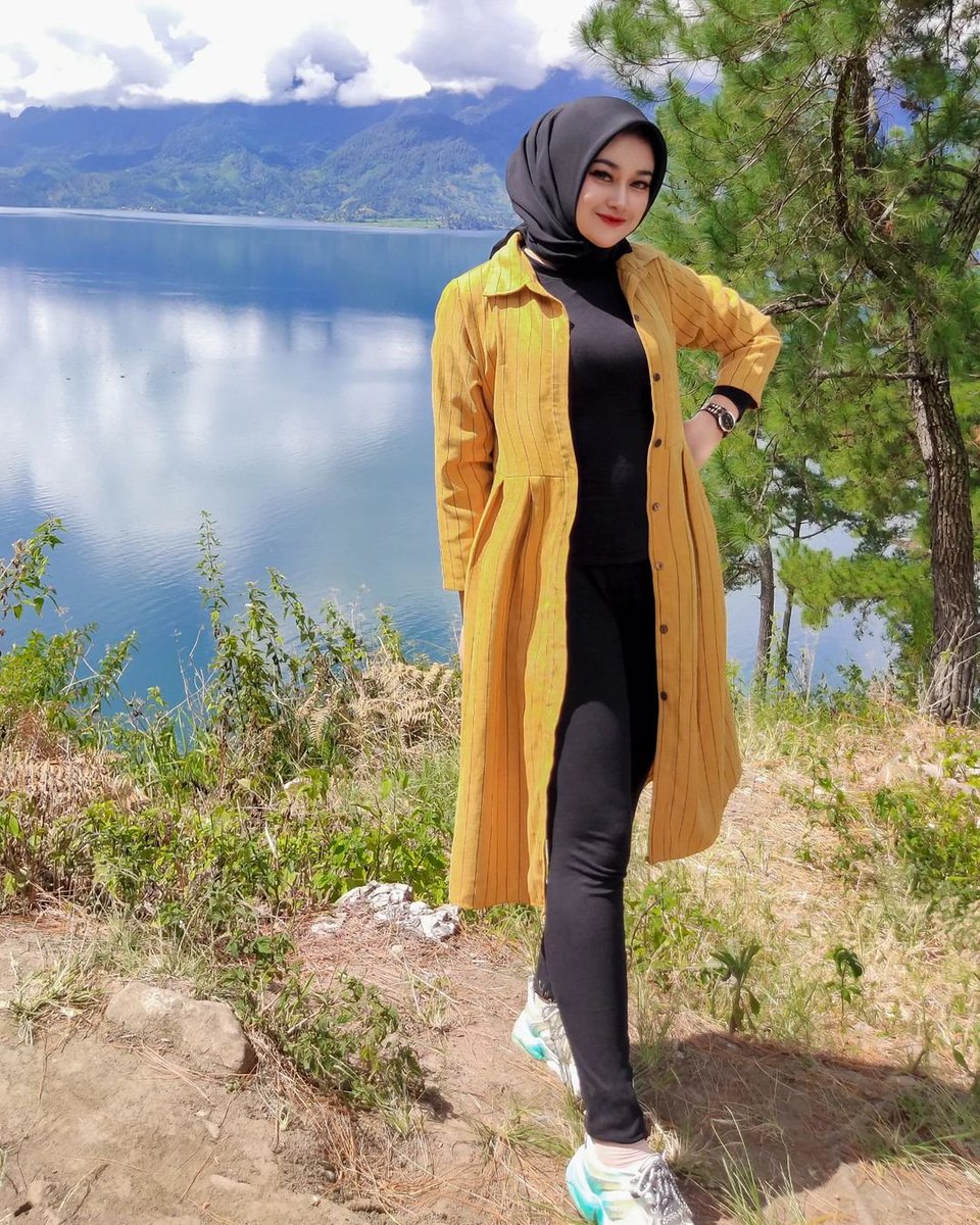 Kamu mungkin tak seberuntung orang lain, tapi orang lain belum tentu sekuat dirimu
Yakin dan percaya bahwa suatu saat nanti kehidupanmu akan berubah menjadi lebih baik
Ikuti alurnya, nikmati prosesnya
Karena Tuhan tahu kapan kamu harus bahagia🌺

🌎 Takengon, Aceh
#PuspitaNagari