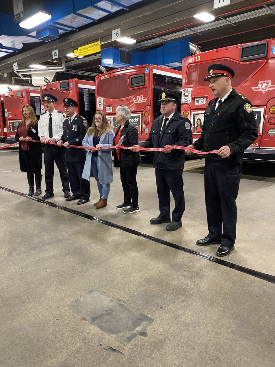 I was pleased to join @MaddToronto, @TTCNewsroom, our city emergency service partners and families affected by impaired driving to help launch #ProjectRedRibbon today. Please plan ahead & make the right decision to get home safely. #DriveSober
