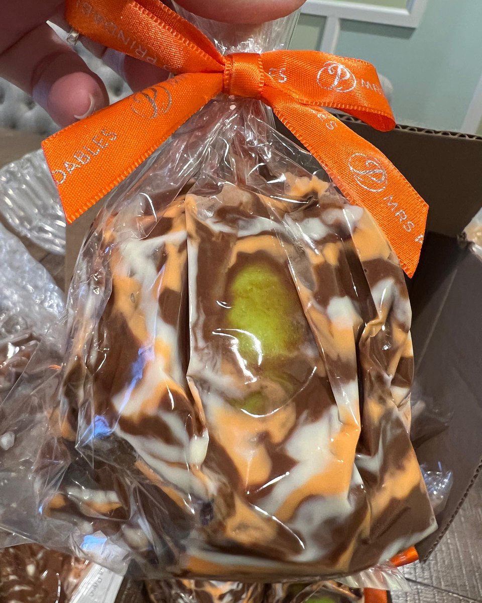 KDion1's tweet photo. @mrsprindables Too bad this is the apples you deliver https://t.co/e7TqZWZ939