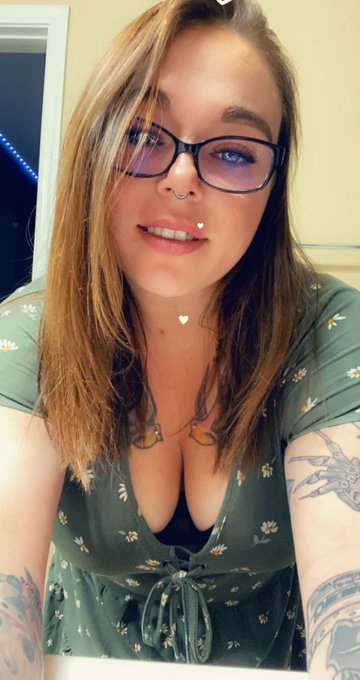 Do we like the shorter hair ? Check out my onlyfans #haircut #shorthair #glasses #brunette #blueeyes<a href="/tag/smile"class="tags"><span>#smile</span></a><a href="/tag/brunette"class="tags"><span>#brunette</span></a><a href="/tag/curvy"class="tags"><span>#curvy</span></a><a href="/tag/sexy"class="tags"><span>#sexy</span></a><a href="/tag/blueeyes"class="tags"><span>#blueeyes</span></a><a href="/tag/porn"class="tags"><span>#porn</span></a>